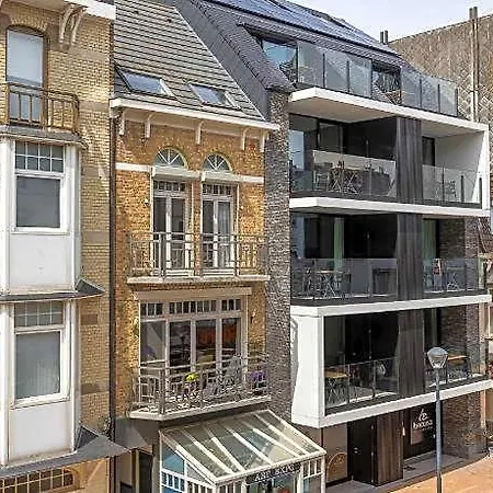 Family Home, Westende